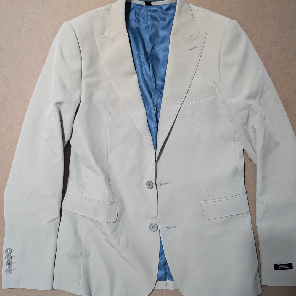 Cream Sport Coat with Modern Notched Lapels
